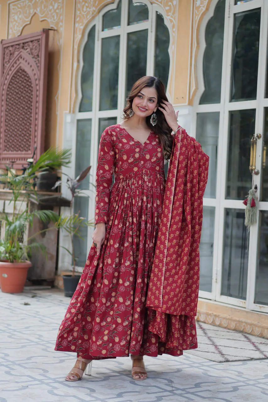 Adorable Cotton V Neck Ethnic Suit Set - Image 13