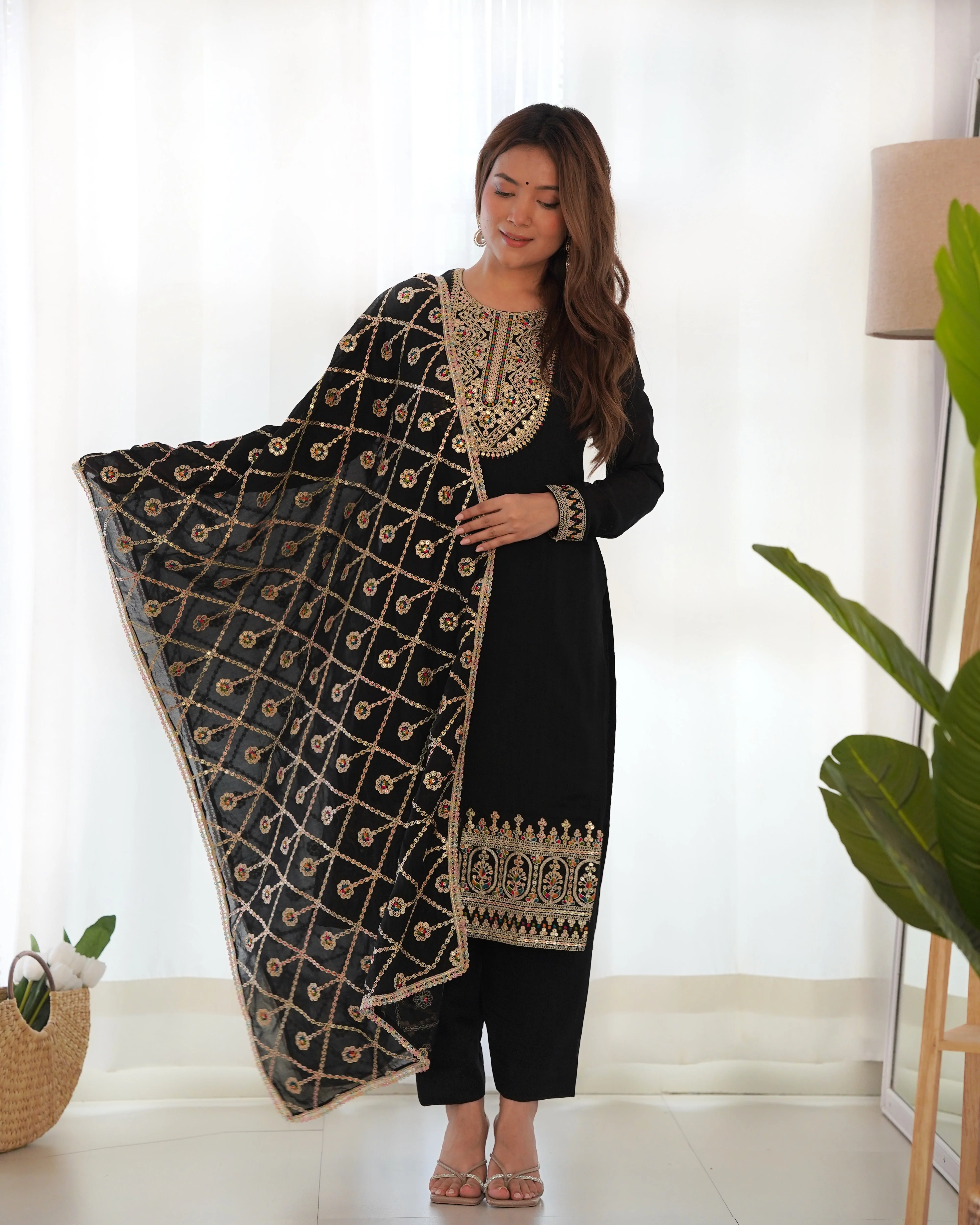 Black Pure Blooming Vichitra Silk Kurta Suit Set With Dupatta & Pant - Image 4