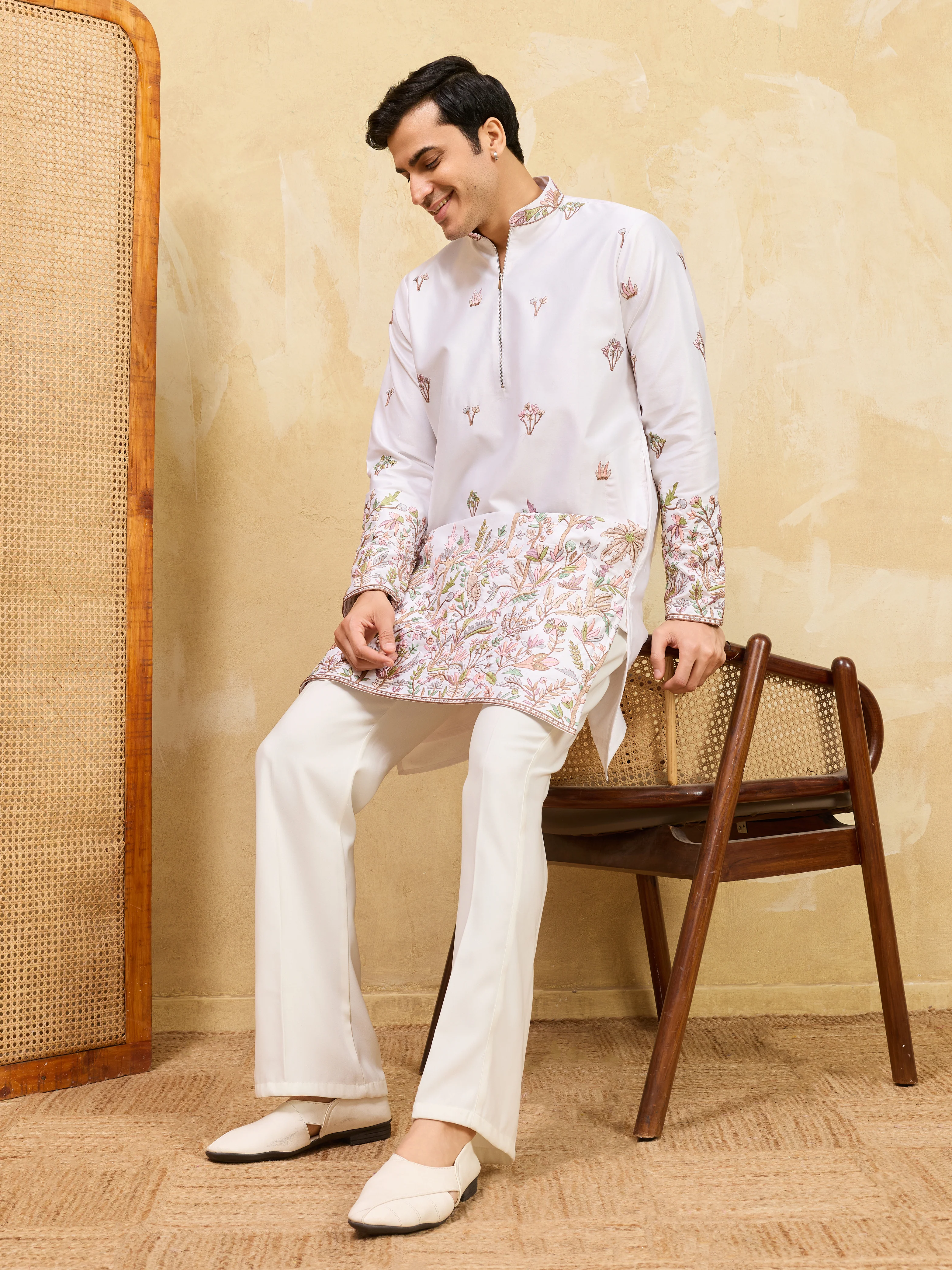 Classic White Thread & Sequence Embroidered Work Kurta Set - Image 5