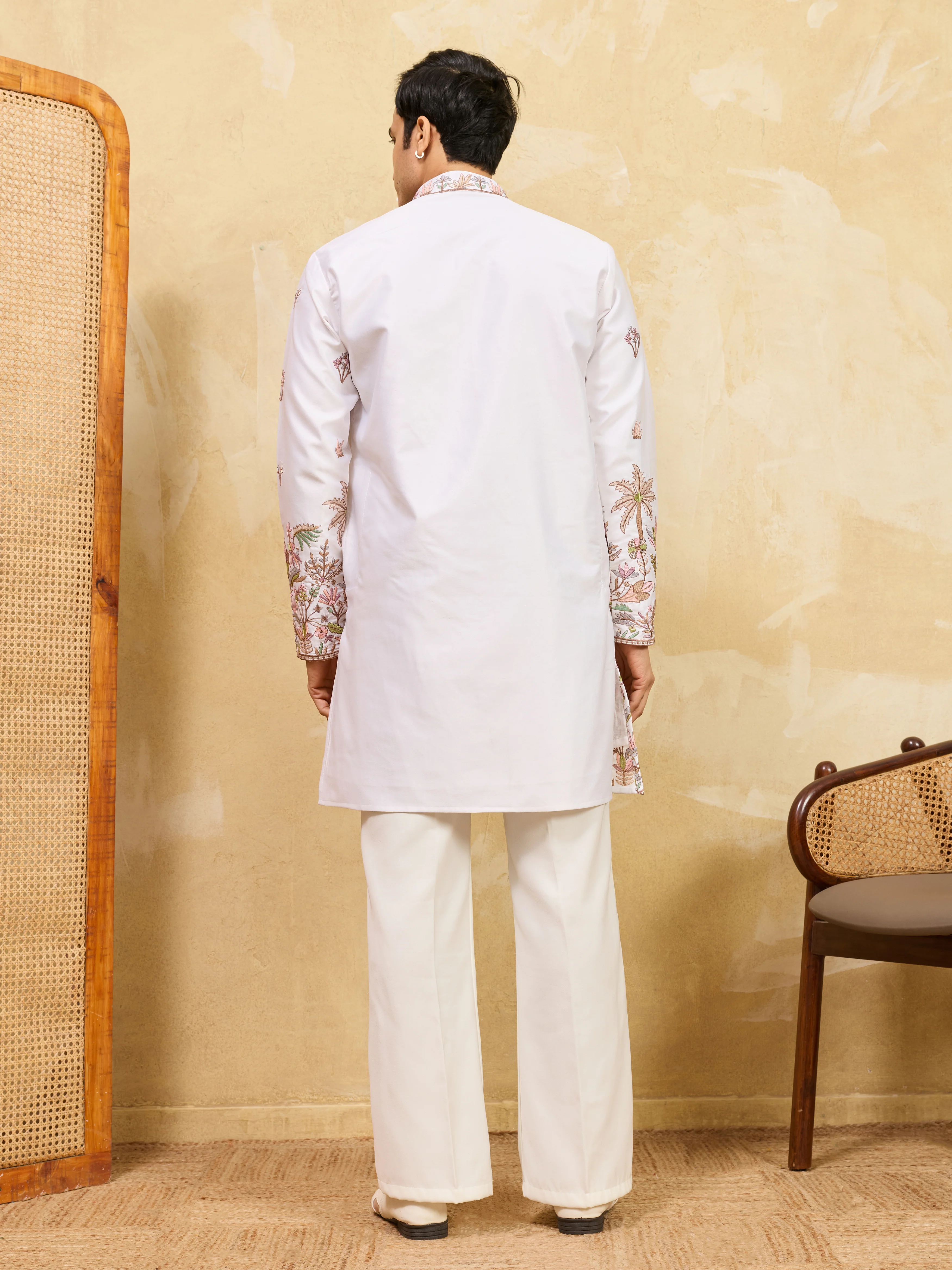 Classic White Thread & Sequence Embroidered Work Kurta Set - Image 7