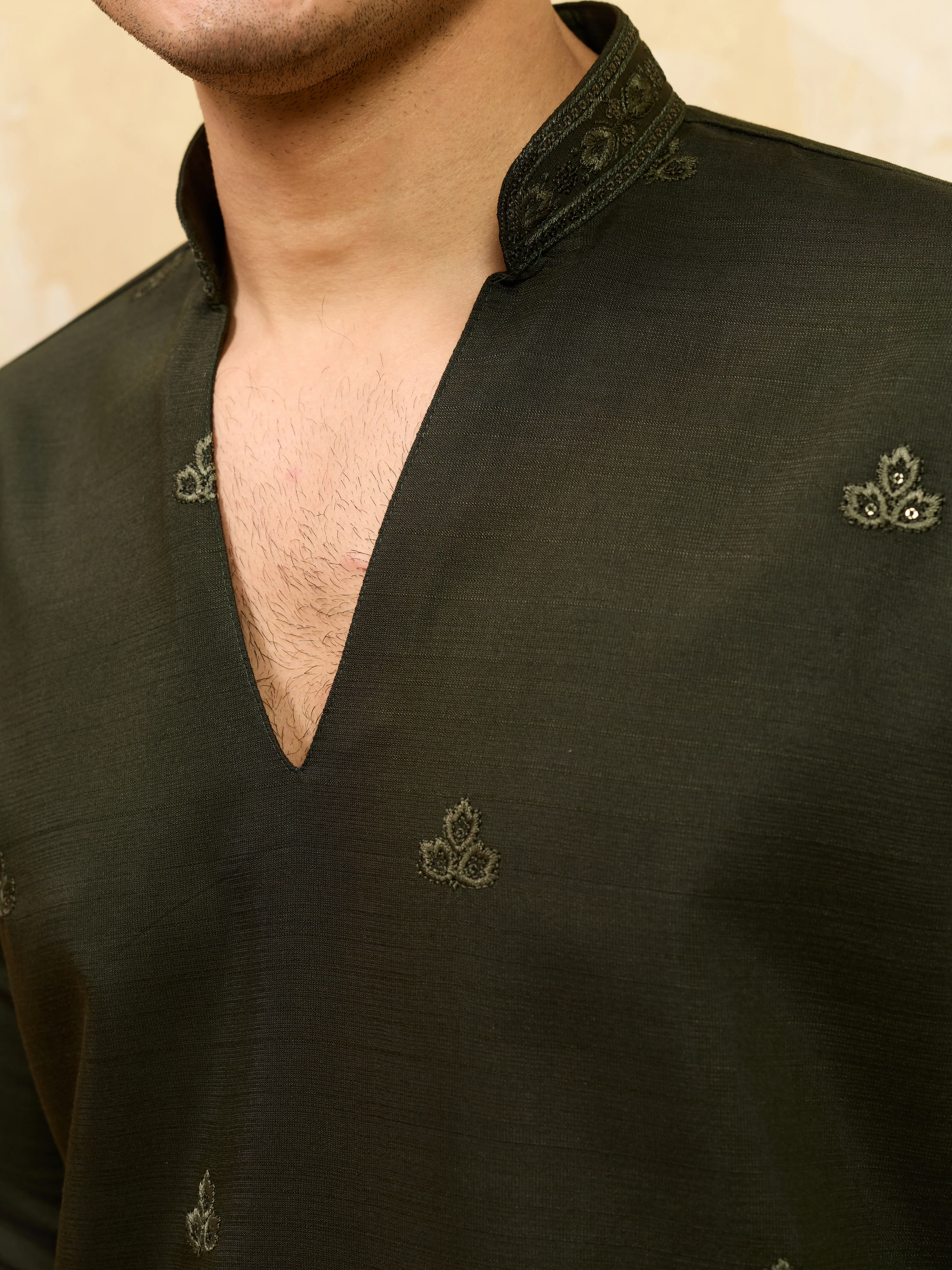Dark Green Viscose Silk Thread Work Embroidered Kurta Dupatta Set - Image 3