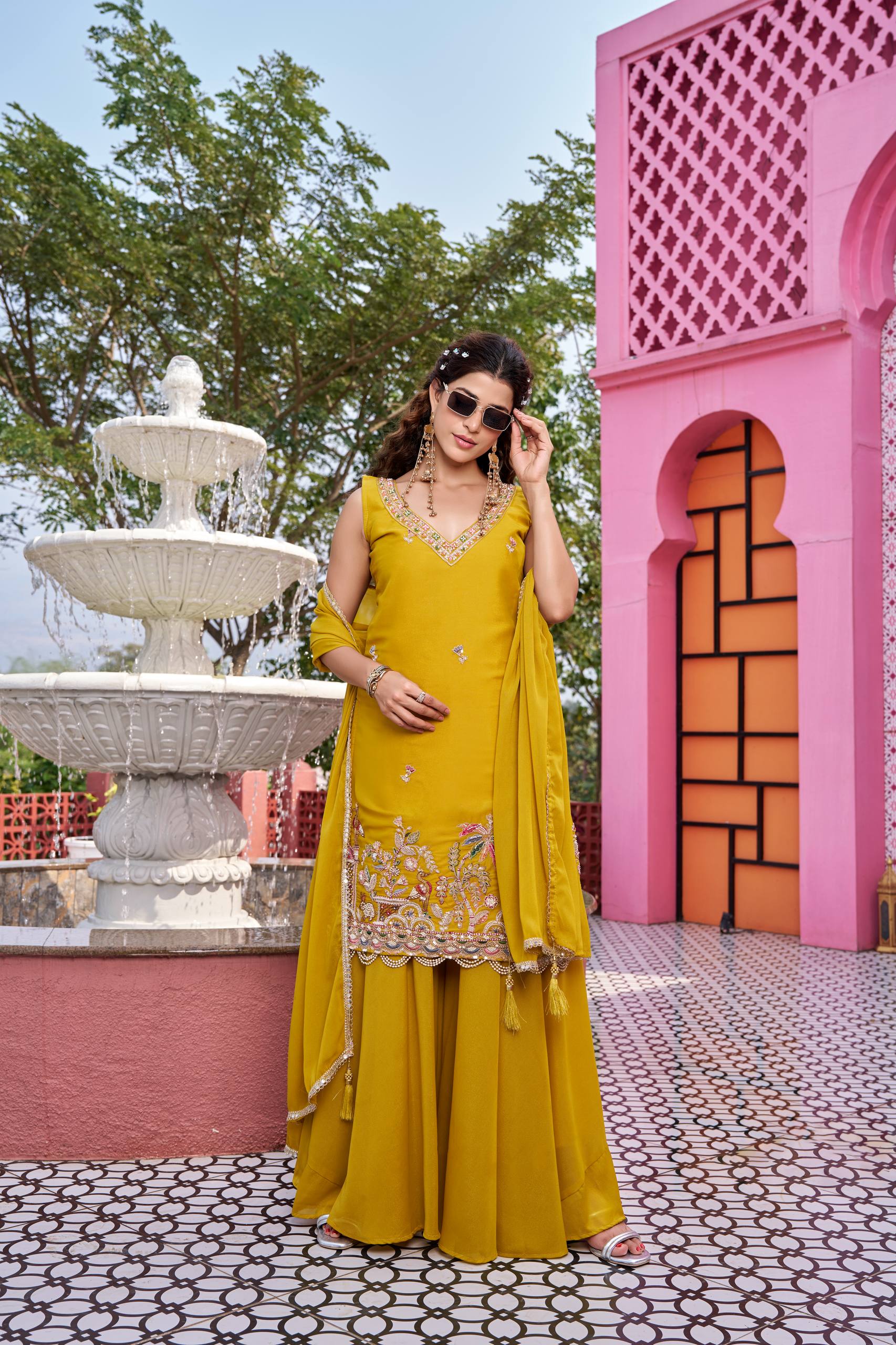 Elegant Star Georgette Kurti Palazzo Set with Embroidered Dupatta - Image 5