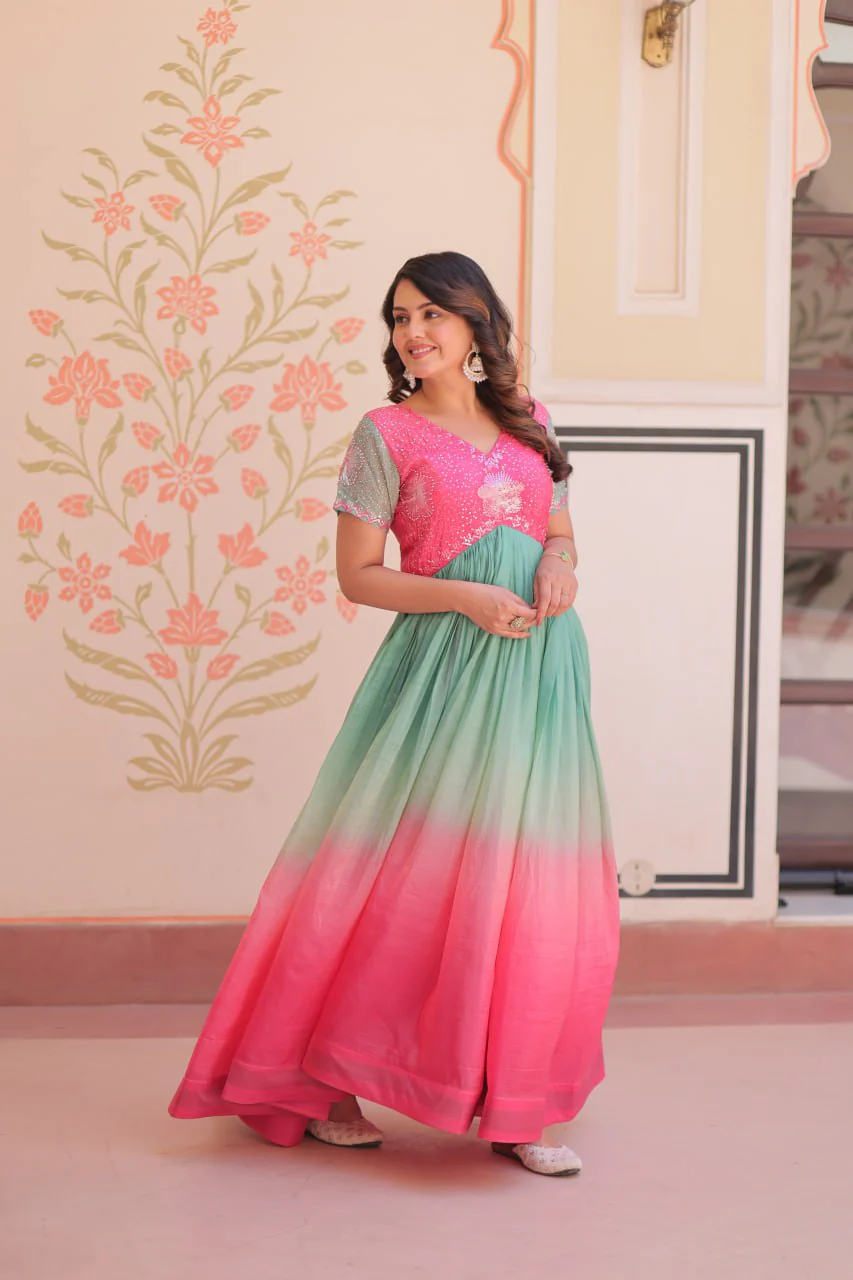 Gold Crush Padding With Beads Embroidered Work Gown - Image 15