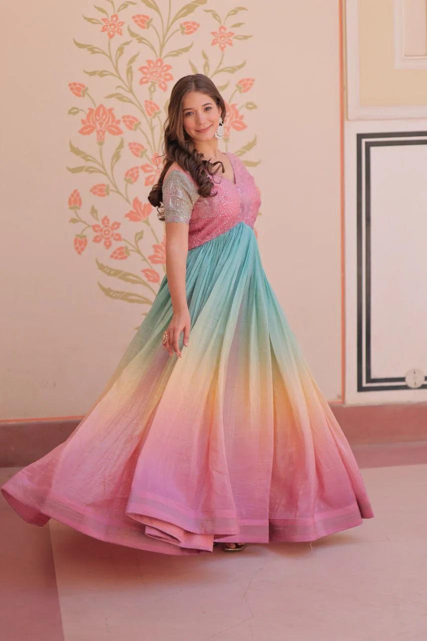 Gold Crush Padding With Beads Embroidered Work Gown - Image 23