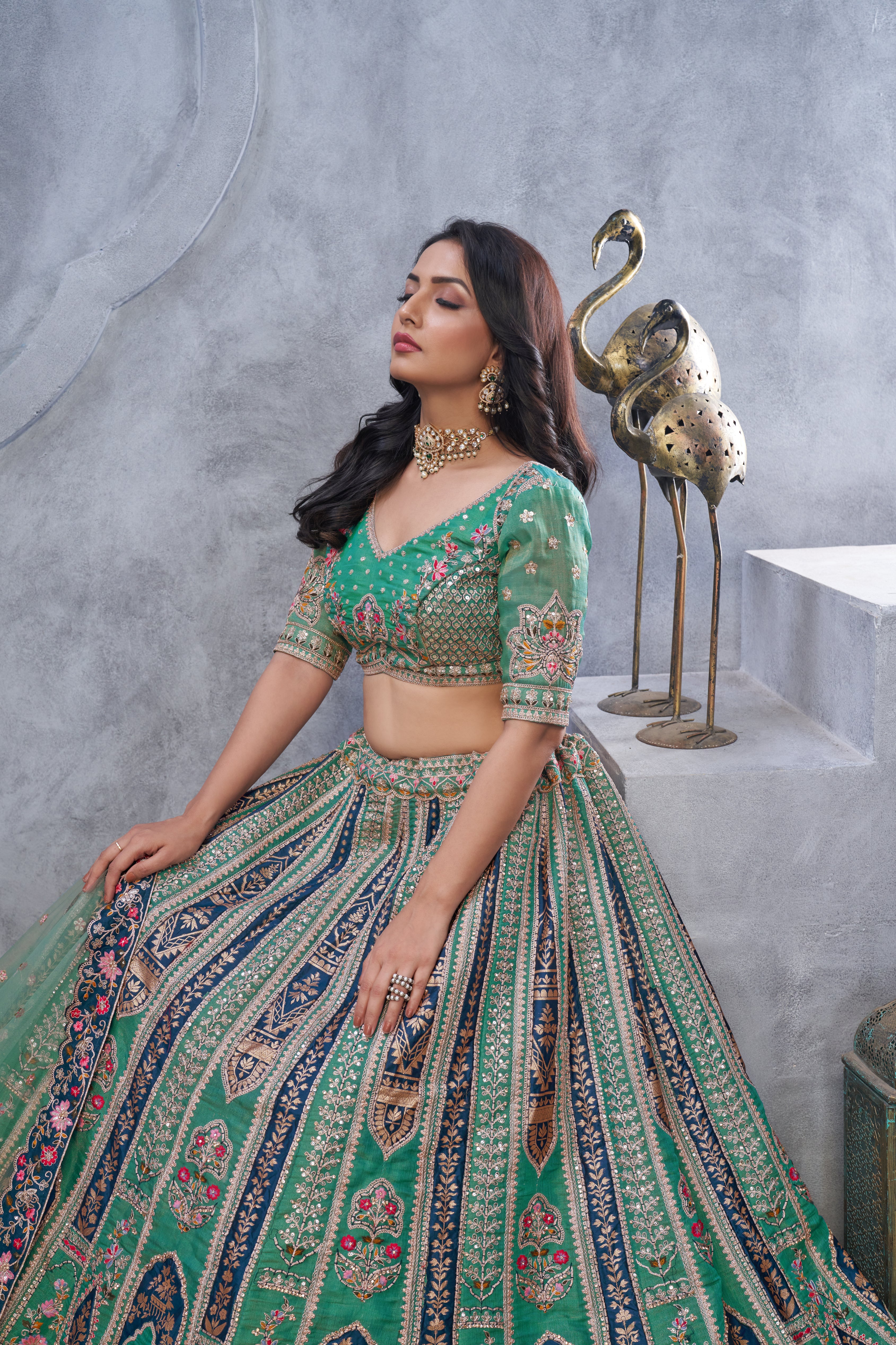 Green Banarasi Silk Temple Motif Bridal Lehenga Choli with Soft Net Dupatta - Image 3