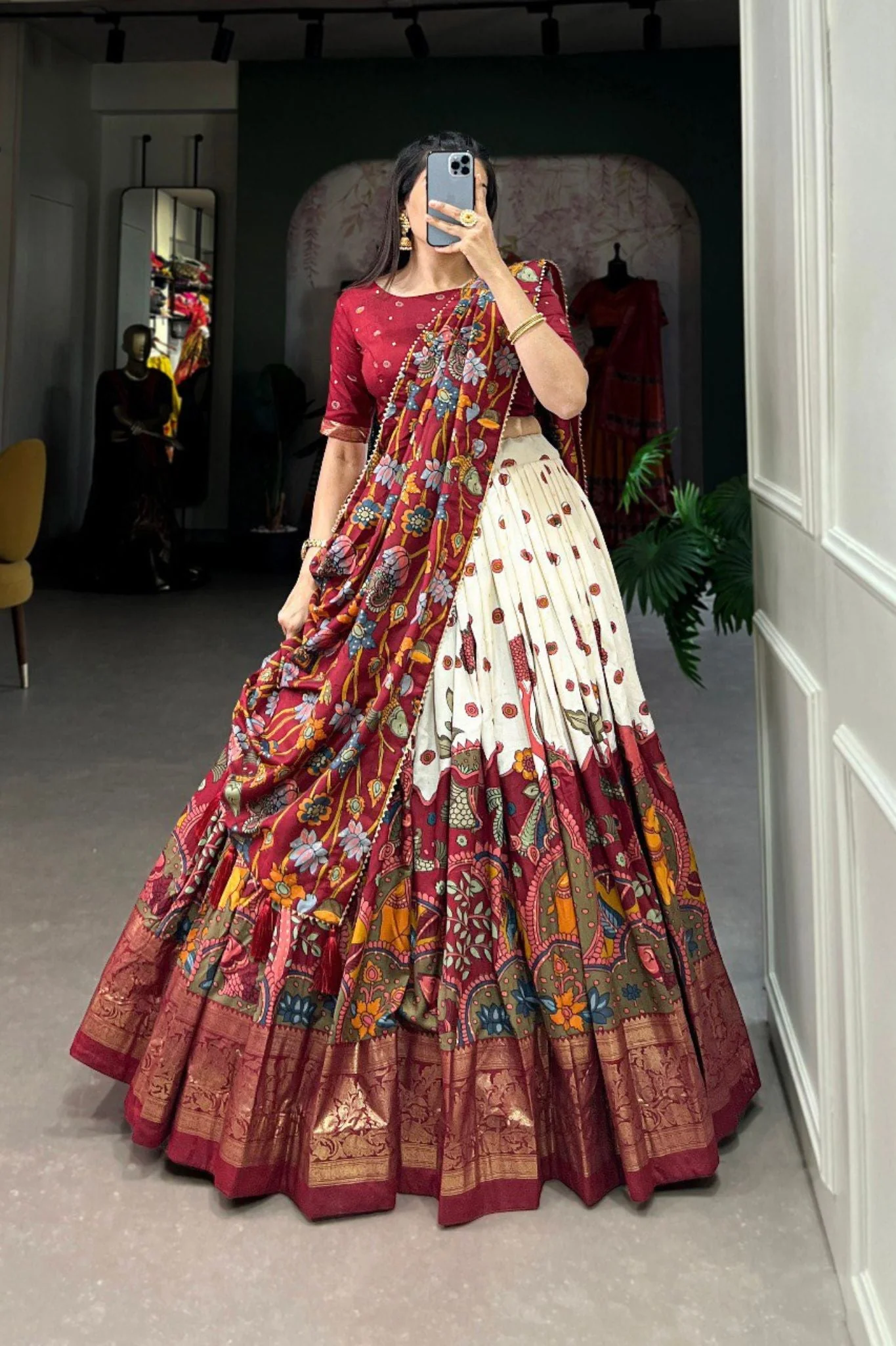 Kalamkari Print With Foil Work Lehenga Choli - Image 5