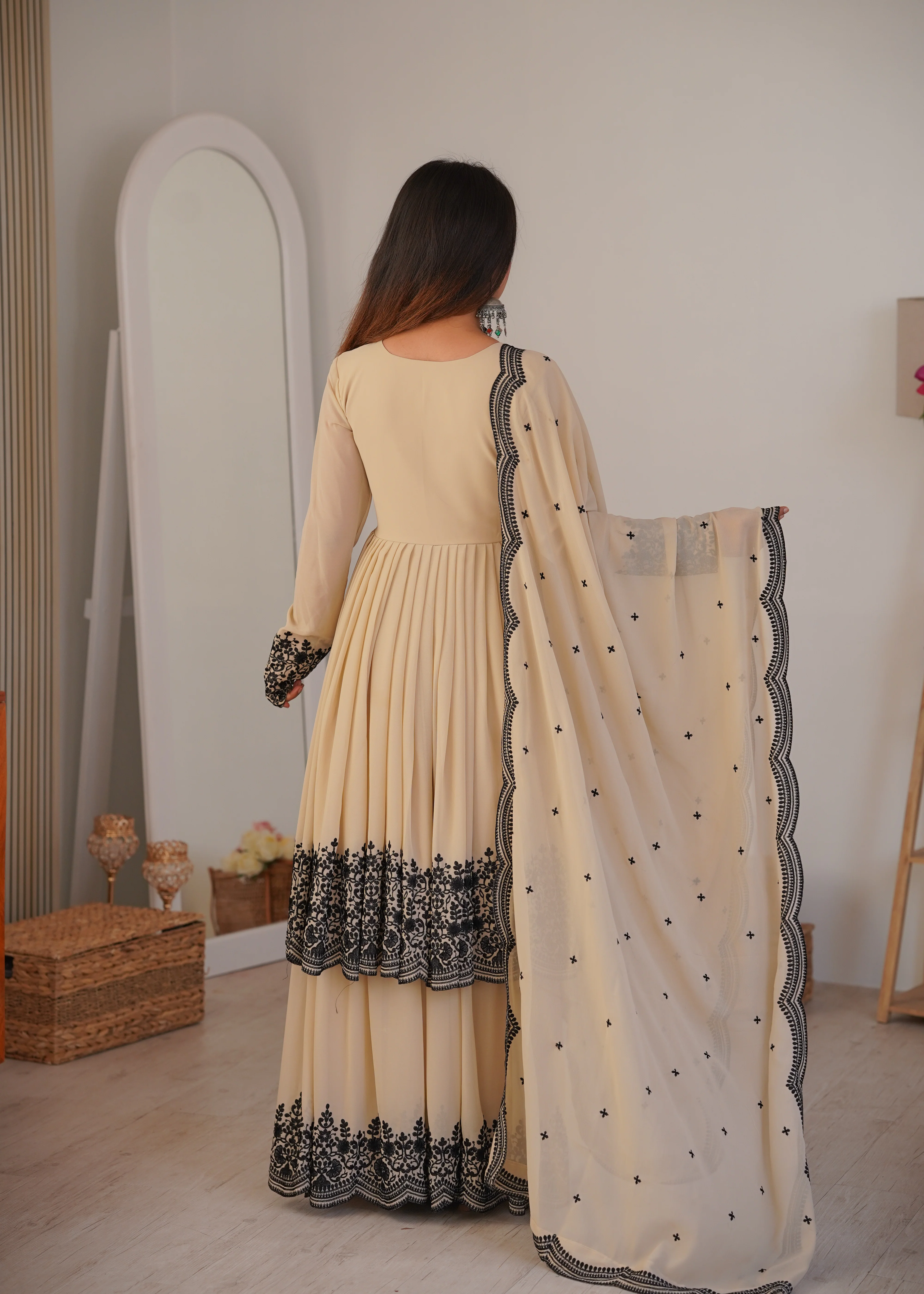 Luxury Beige Faux Georgette Thread Embroidered Suit Set With Dupatta - Image 5