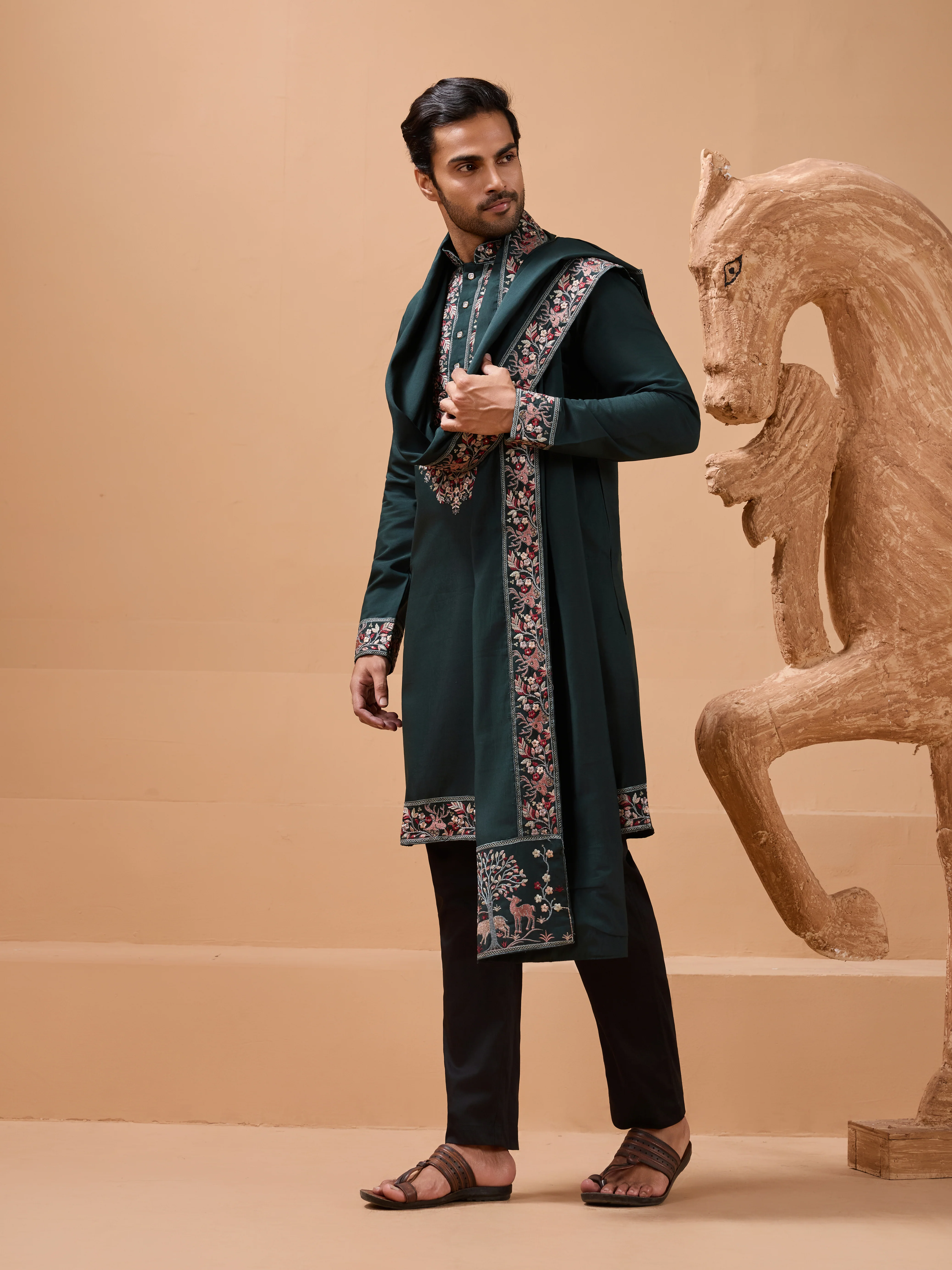 Perfect Green Festival Special Kurta with Dupatta for Mens - Image 4
