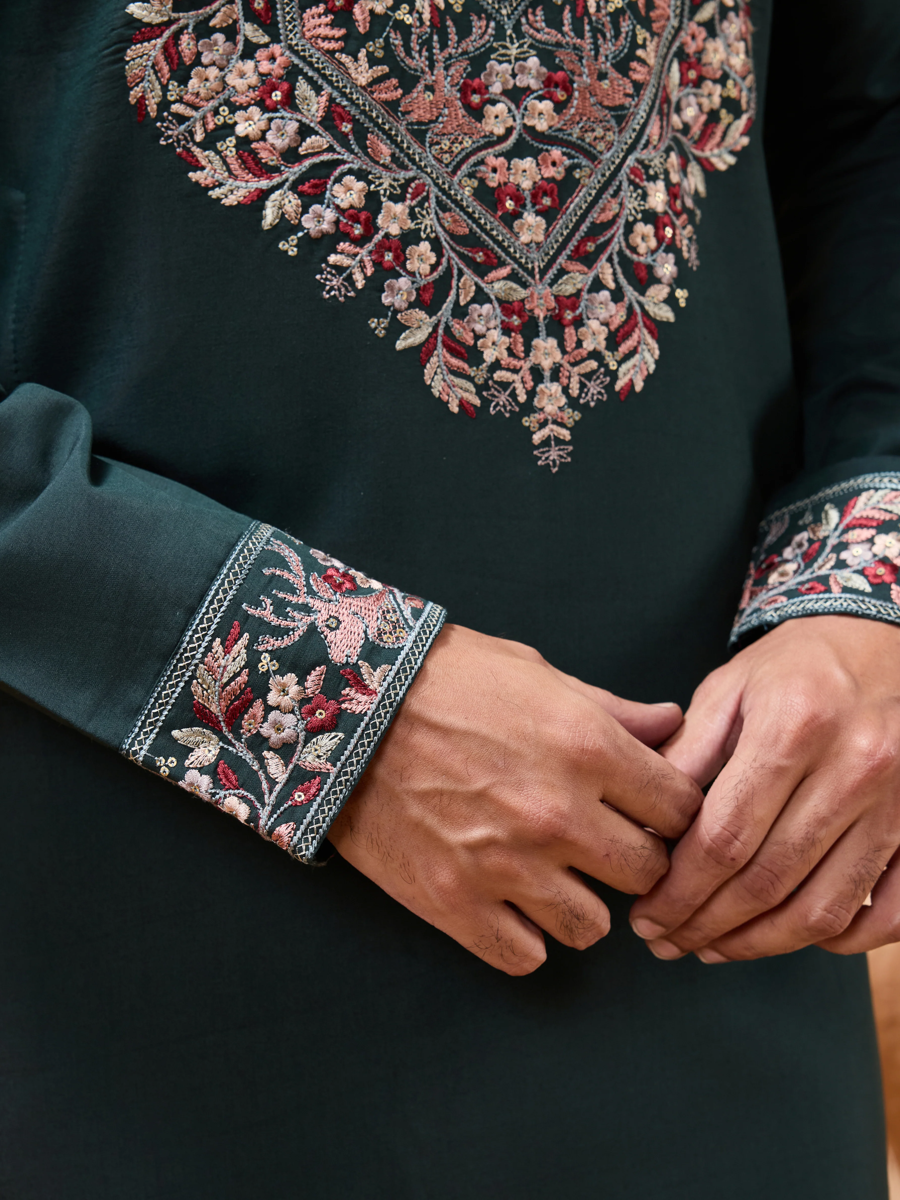 Perfect Green Festival Special Kurta with Dupatta for Mens - Image 5