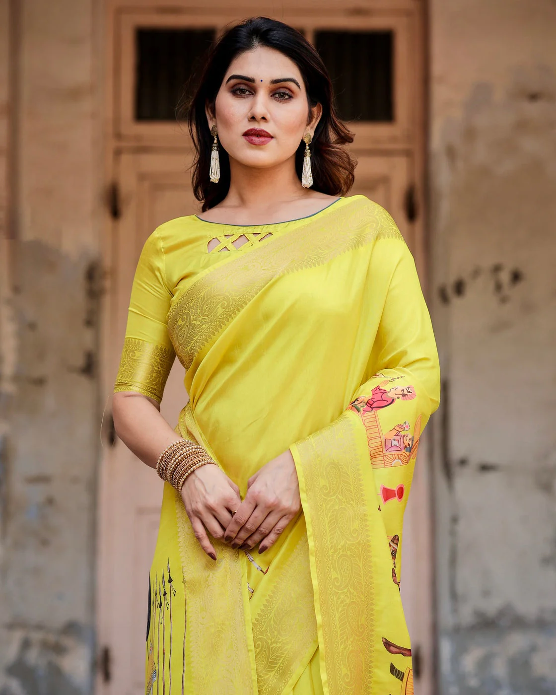 Pure Silk Digitally Printed Saree Weaved With Golden Zari Comes With Tassels - Image 3