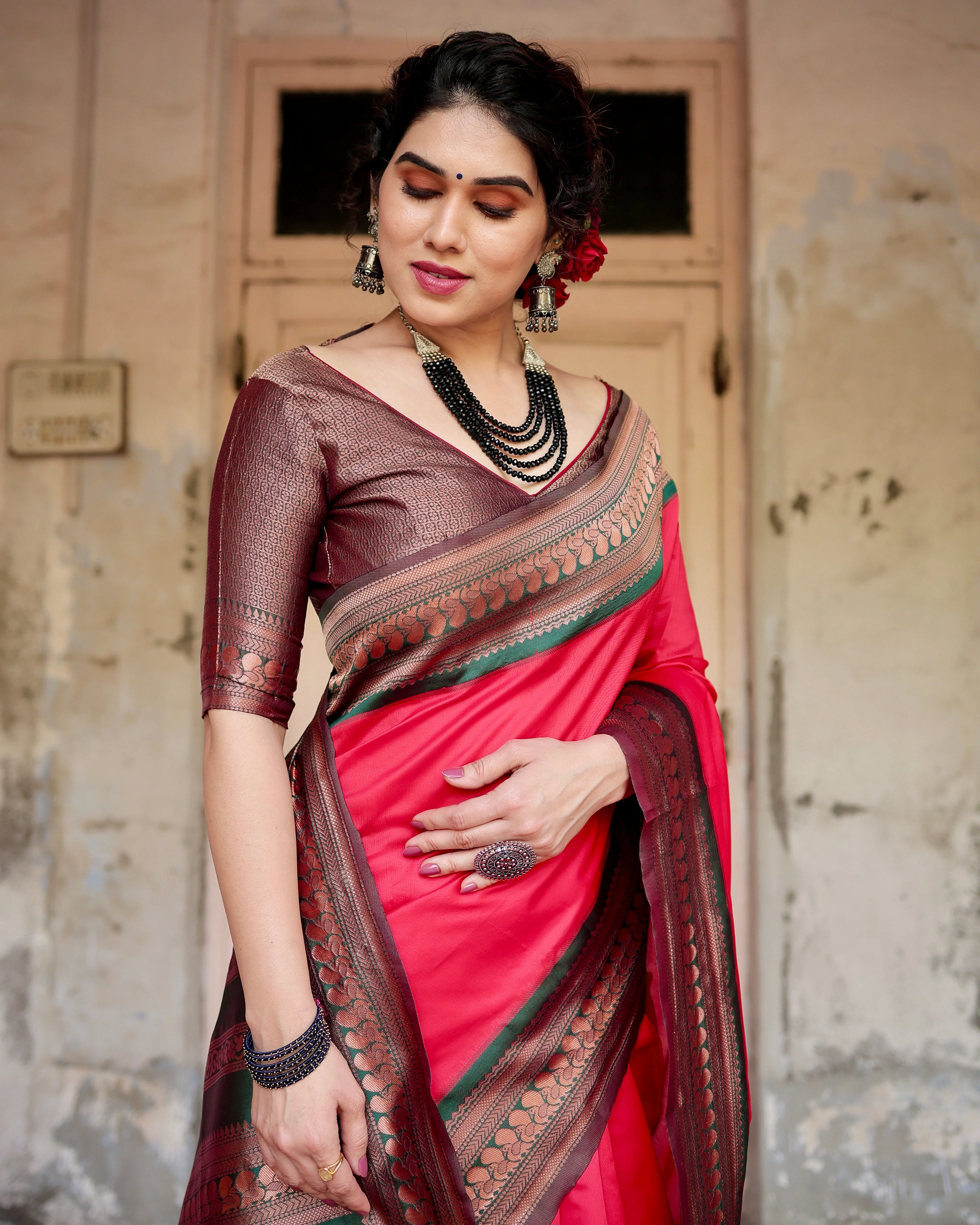 Pure Silk Saree Weaved With Zari Comes With Heavy Banarasi Brocade Blouse - Image 10