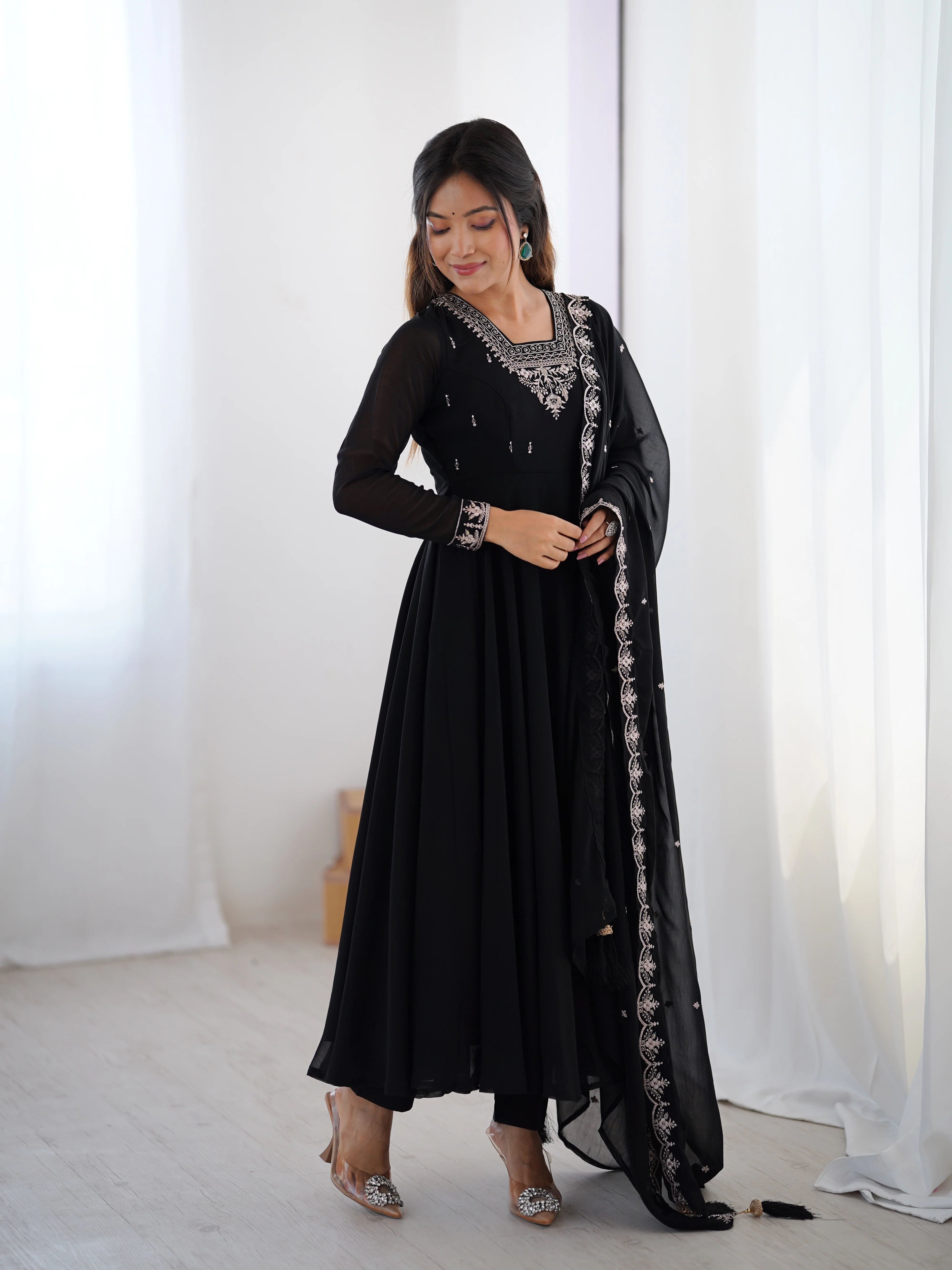 Pure Soft Faux Georgette Fully Flaired Anarkali Suit Comes With Duppatta & Pant - BLACK - Image 2