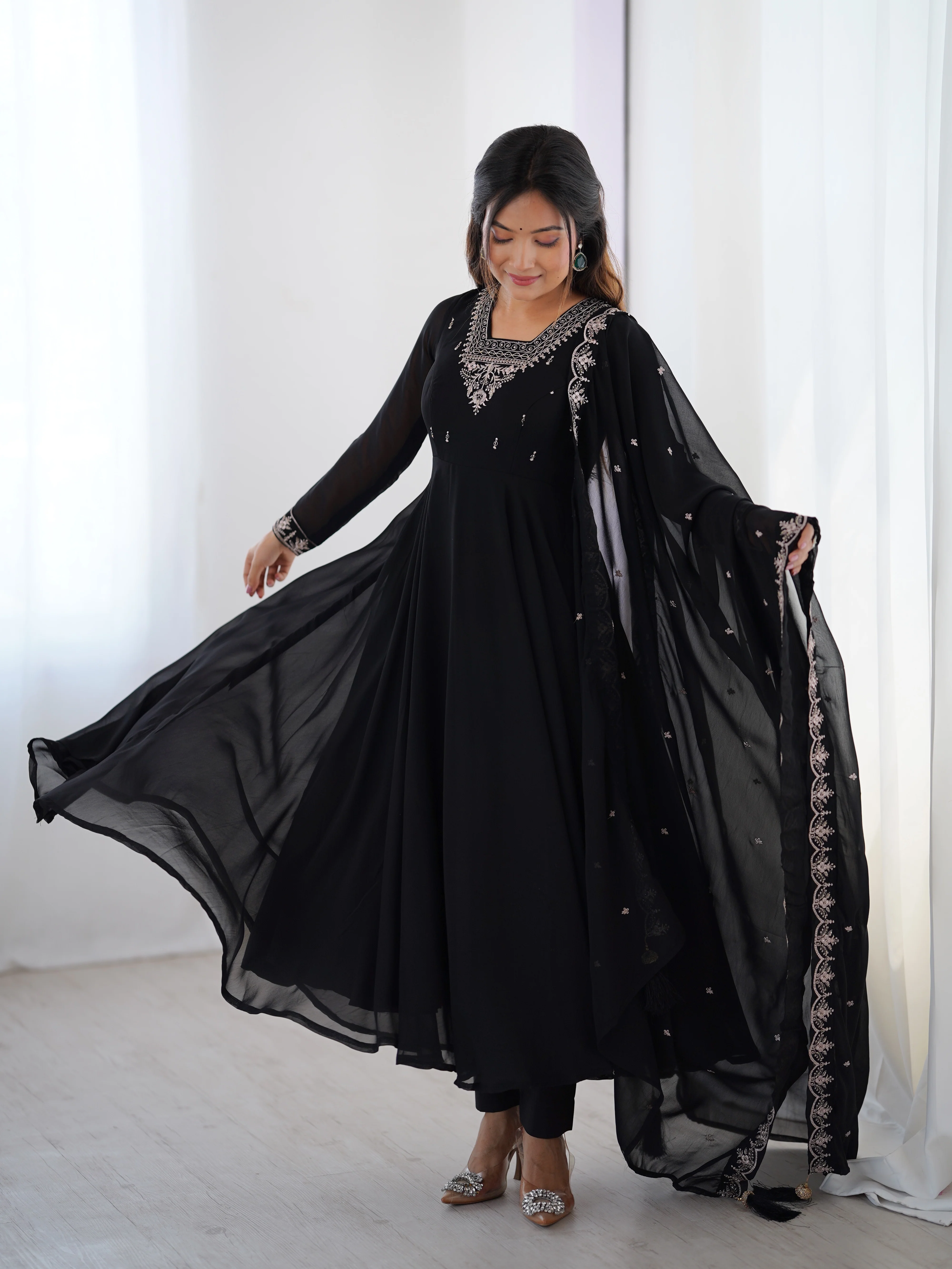 Pure Soft Faux Georgette Fully Flaired Anarkali Suit Comes With Duppatta & Pant - BLACK - Image 3