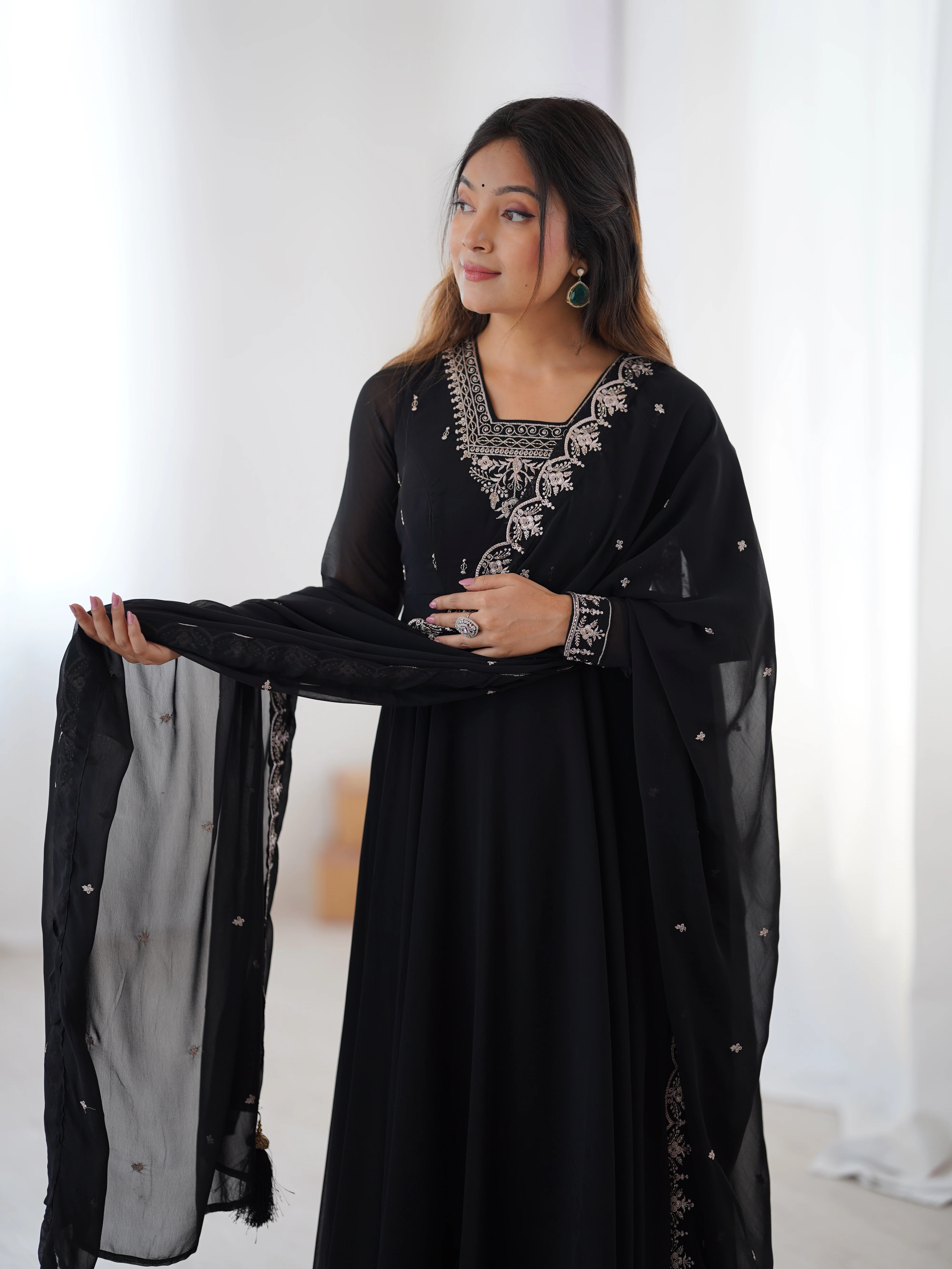 Pure Soft Faux Georgette Fully Flaired Anarkali Suit Comes With Duppatta & Pant - BLACK - Image 4