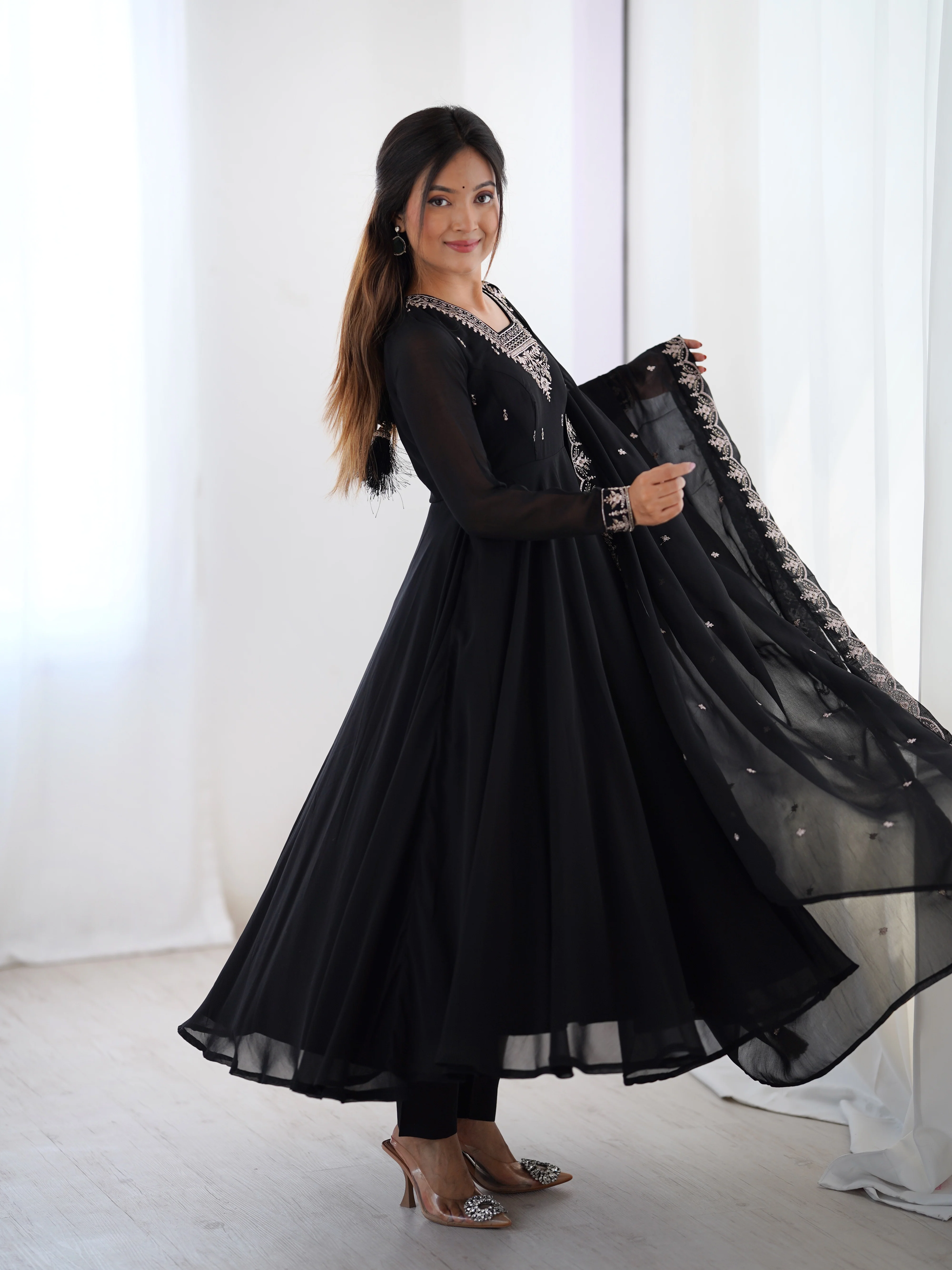 Pure Soft Faux Georgette Fully Flaired Anarkali Suit Comes With Duppatta & Pant - BLACK - Image 5