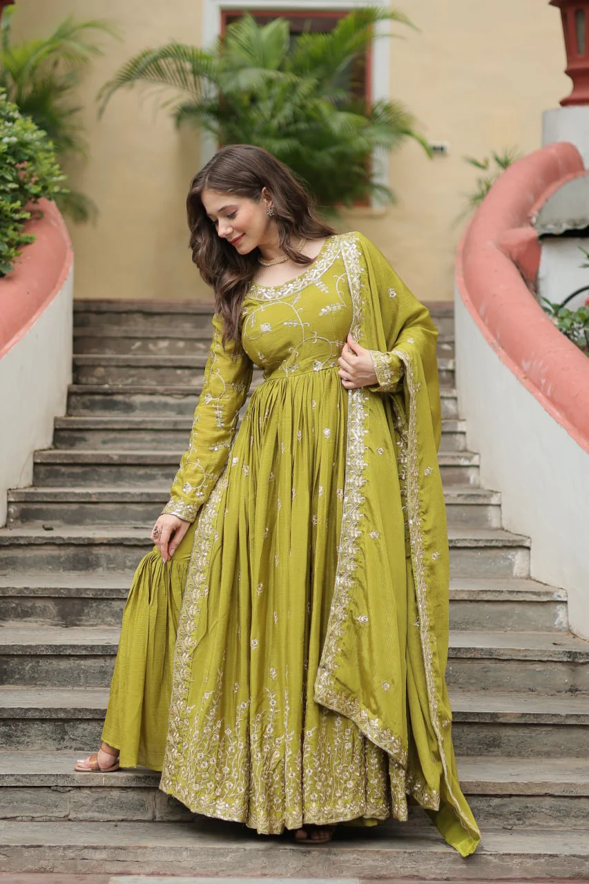 Rich Sequins Embroidered Work Women Suit Set - Image 18