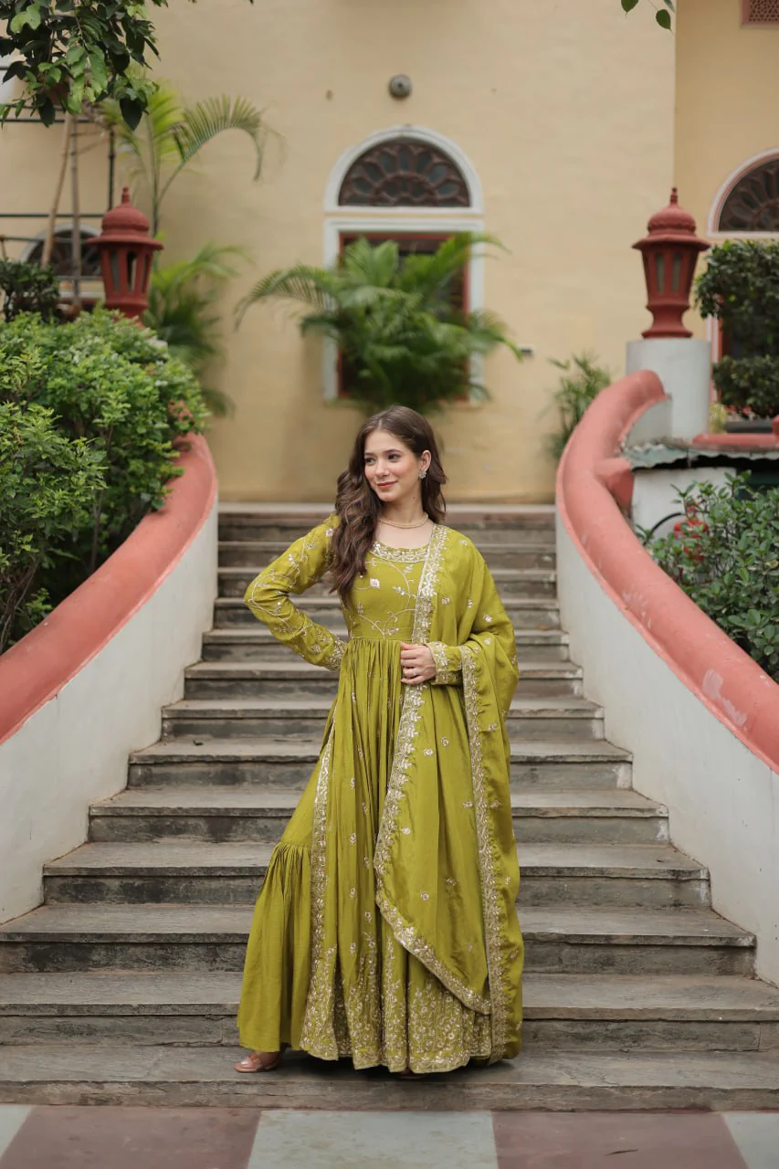 Rich Sequins Embroidered Work Women Suit Set - Image 20