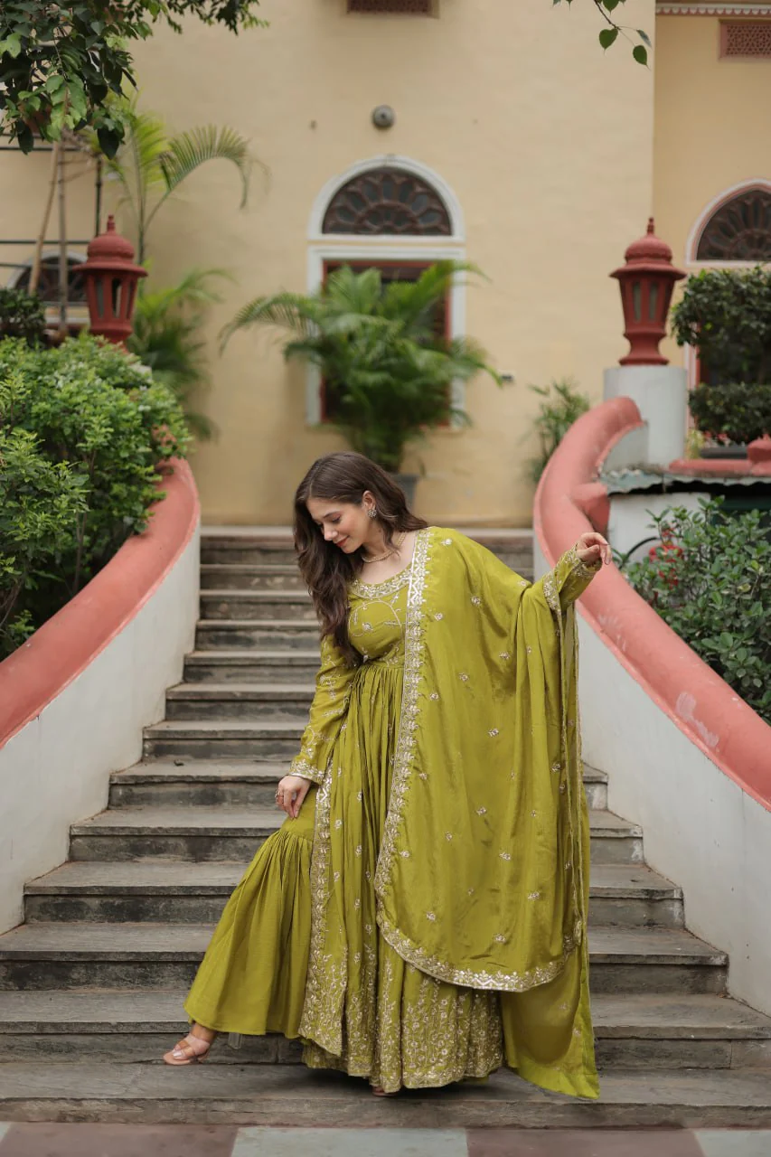 Rich Sequins Embroidered Work Women Suit Set - Image 3