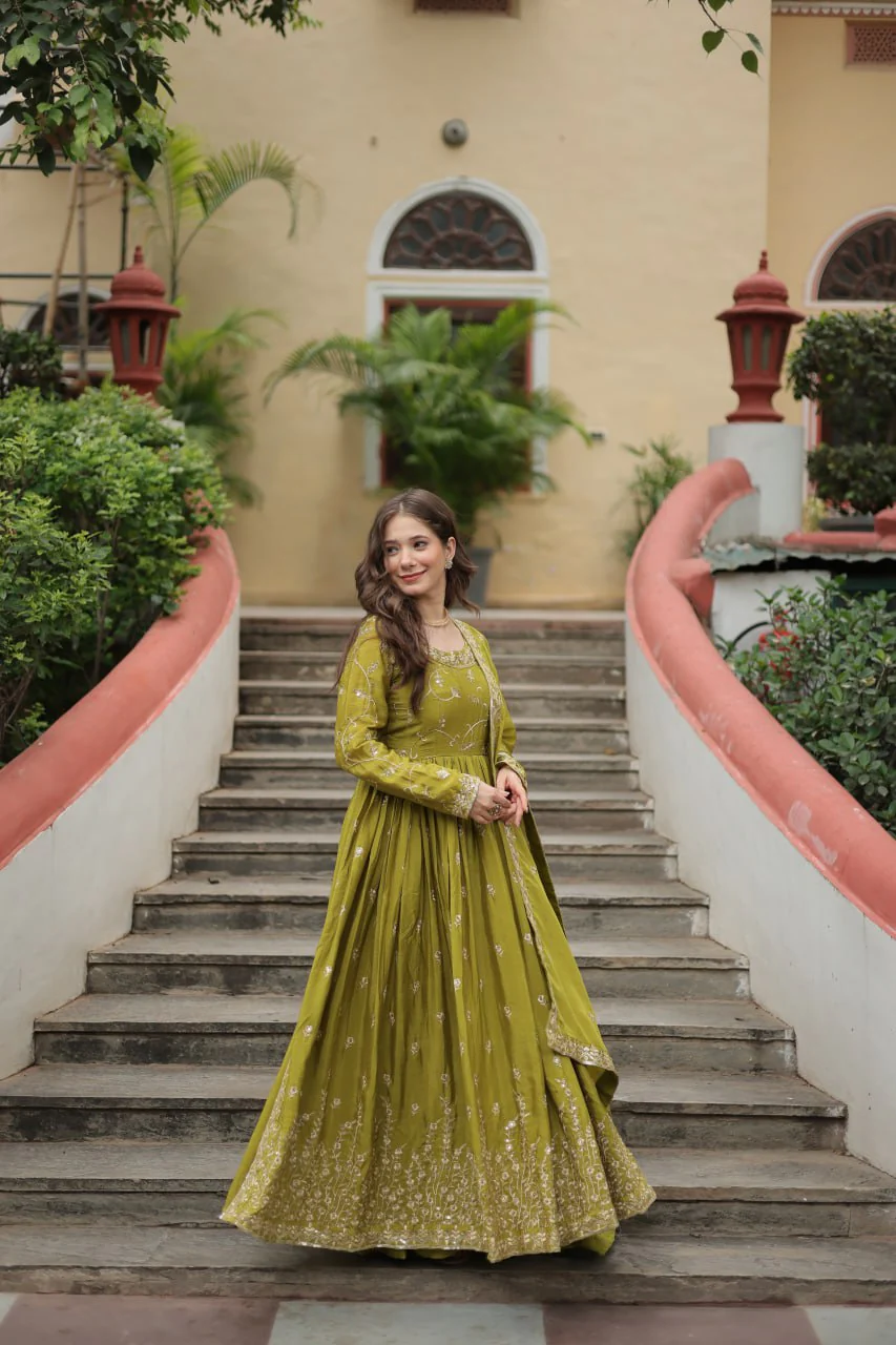 Rich Sequins Embroidered Work Women Suit Set - Image 4