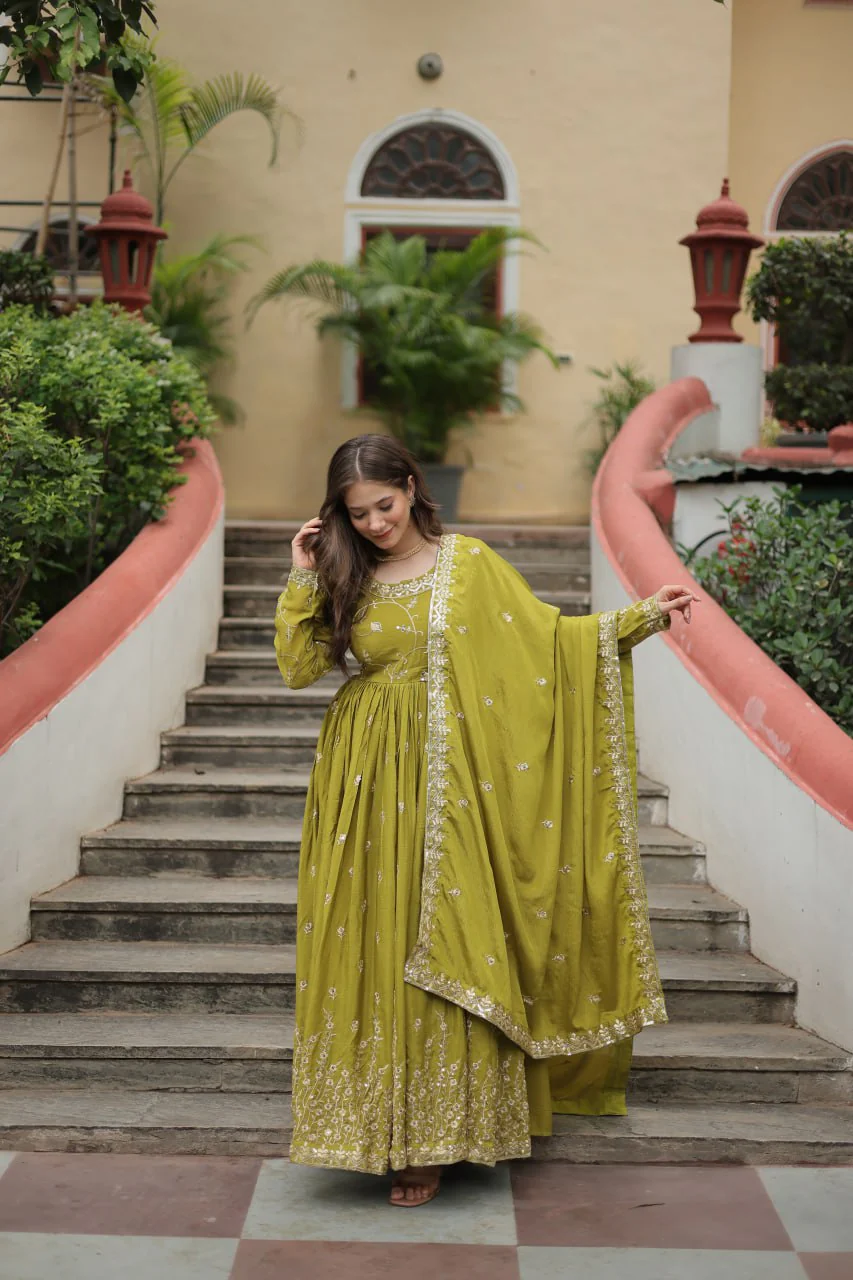 Rich Sequins Embroidered Work Women Suit Set - Image 6