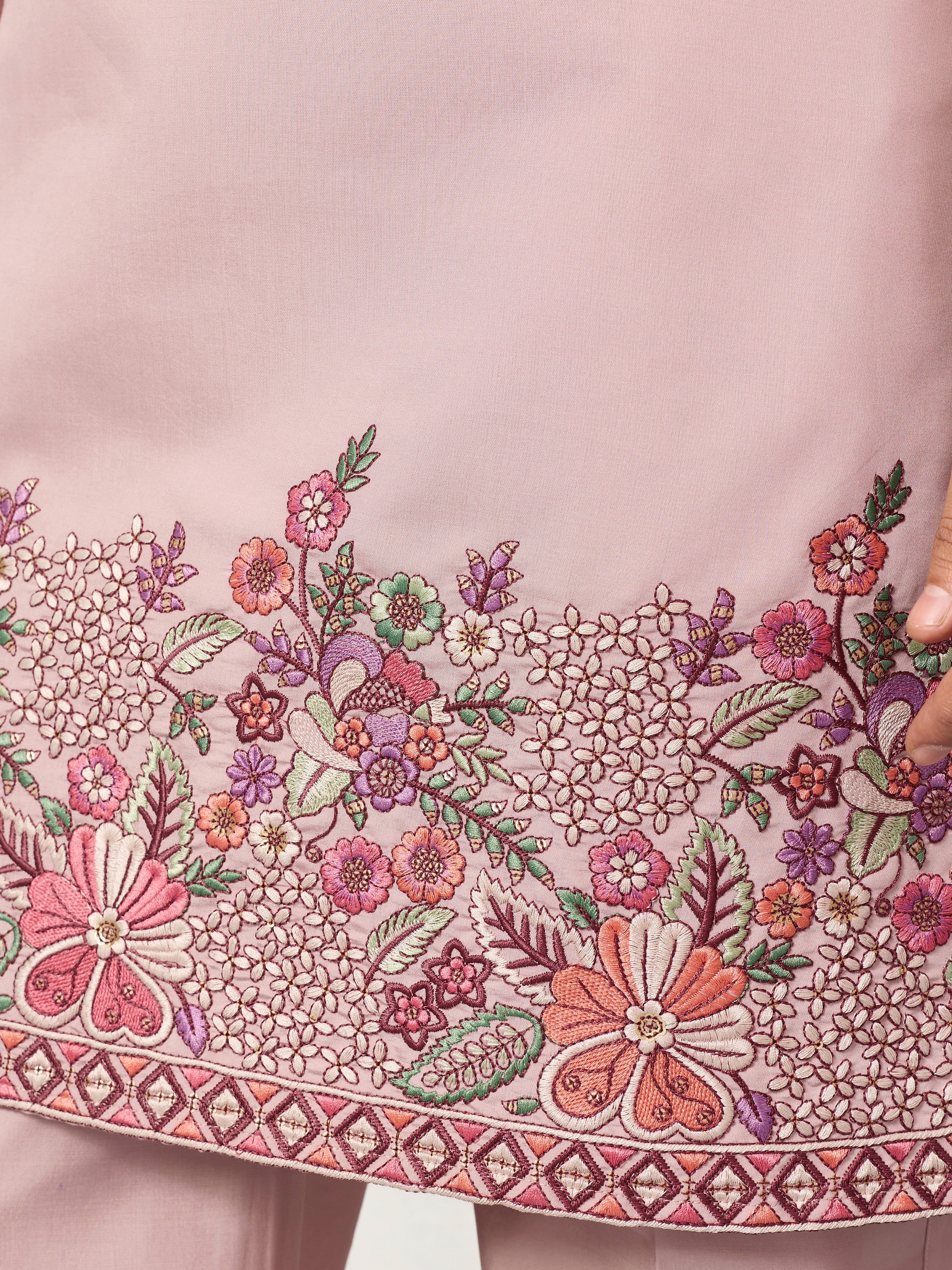 Stylish Dusty Pink Kurta Pant Set for Festive Occasions - Image 4