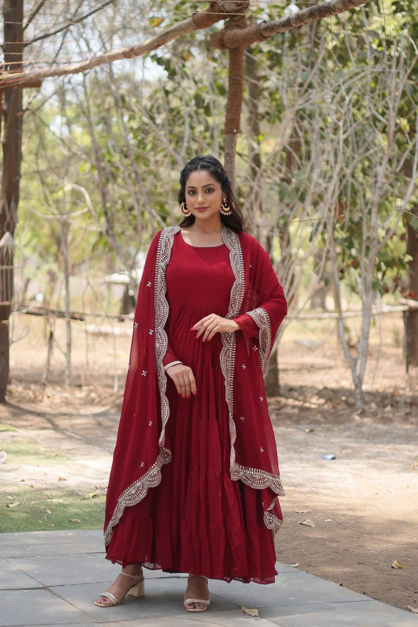 Stylish Women Tiered Gown With Dupatta Set - Image 22