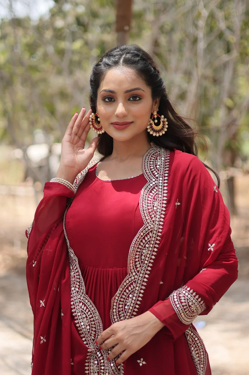Stylish Women Tiered Gown With Dupatta Set - Image 25