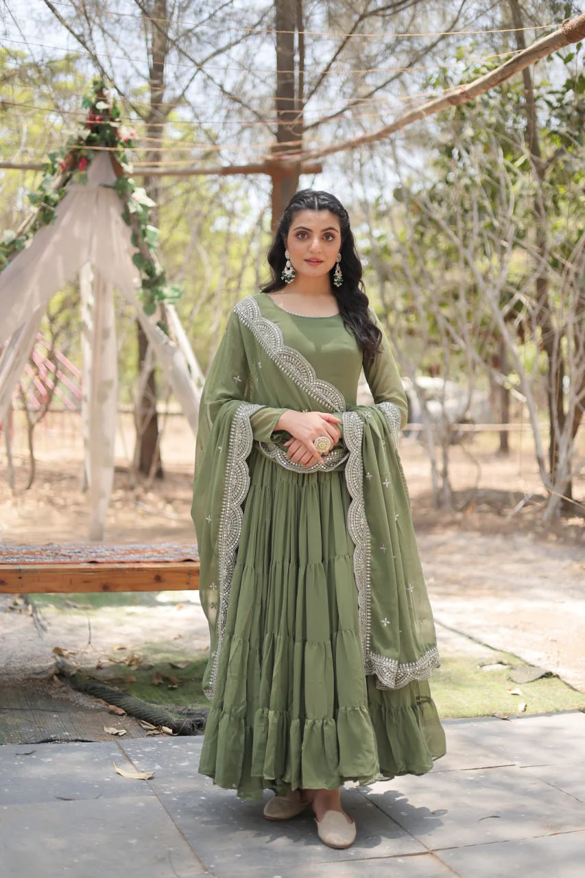 Stylish Women Tiered Gown With Dupatta Set - Image 27