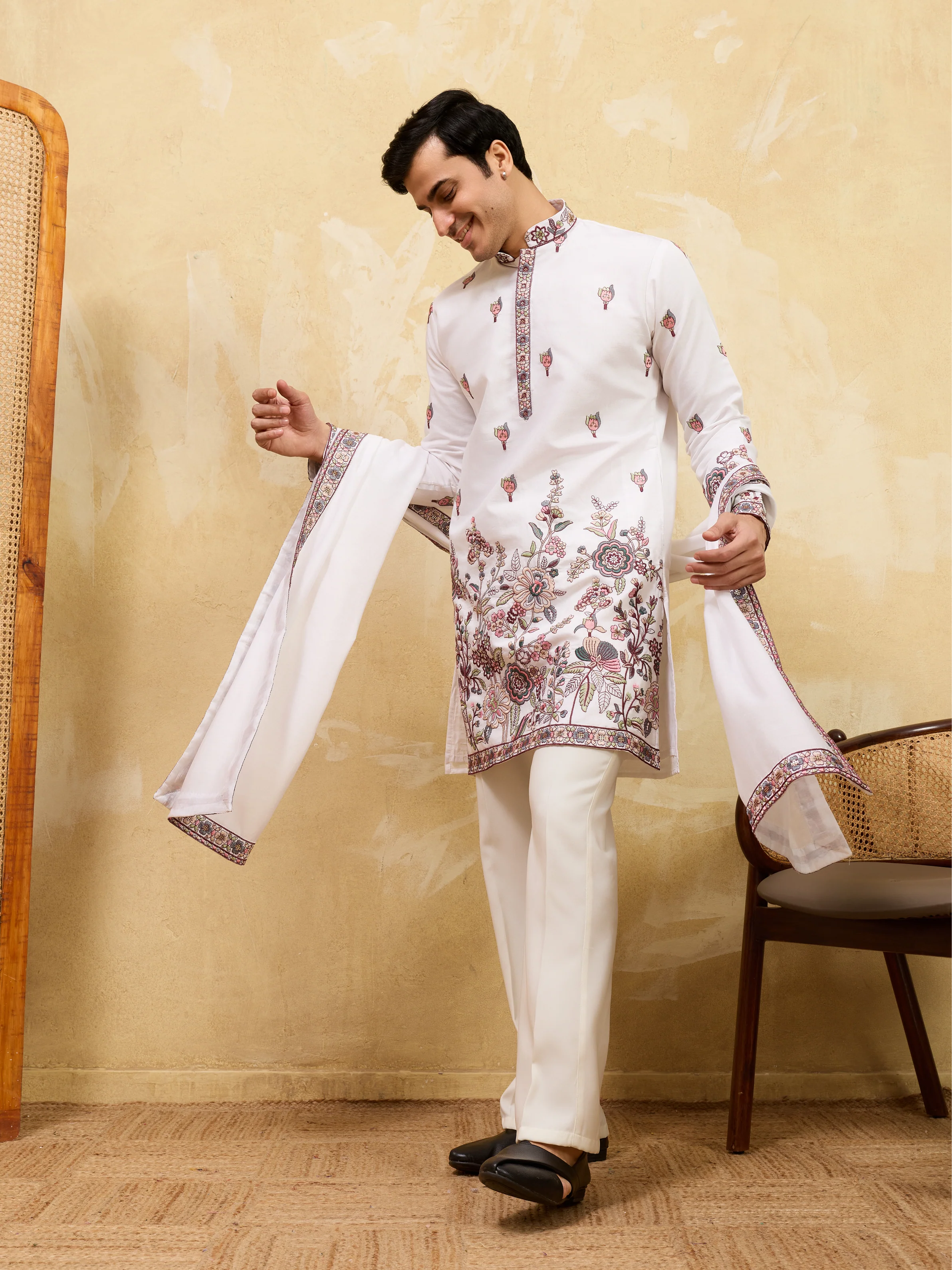 Traditional White Viscose Silk Wedding Kurta and Dupatta for Men - Image 7