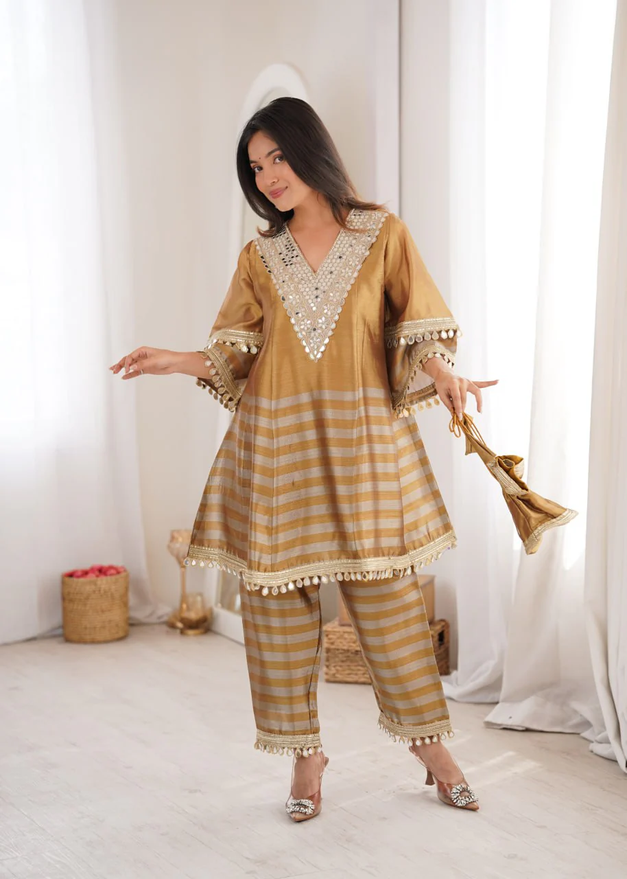 Two-Tone Tissue Mirror Work Ready-Made Top Bottom Set with Designer Batwa - Image 3