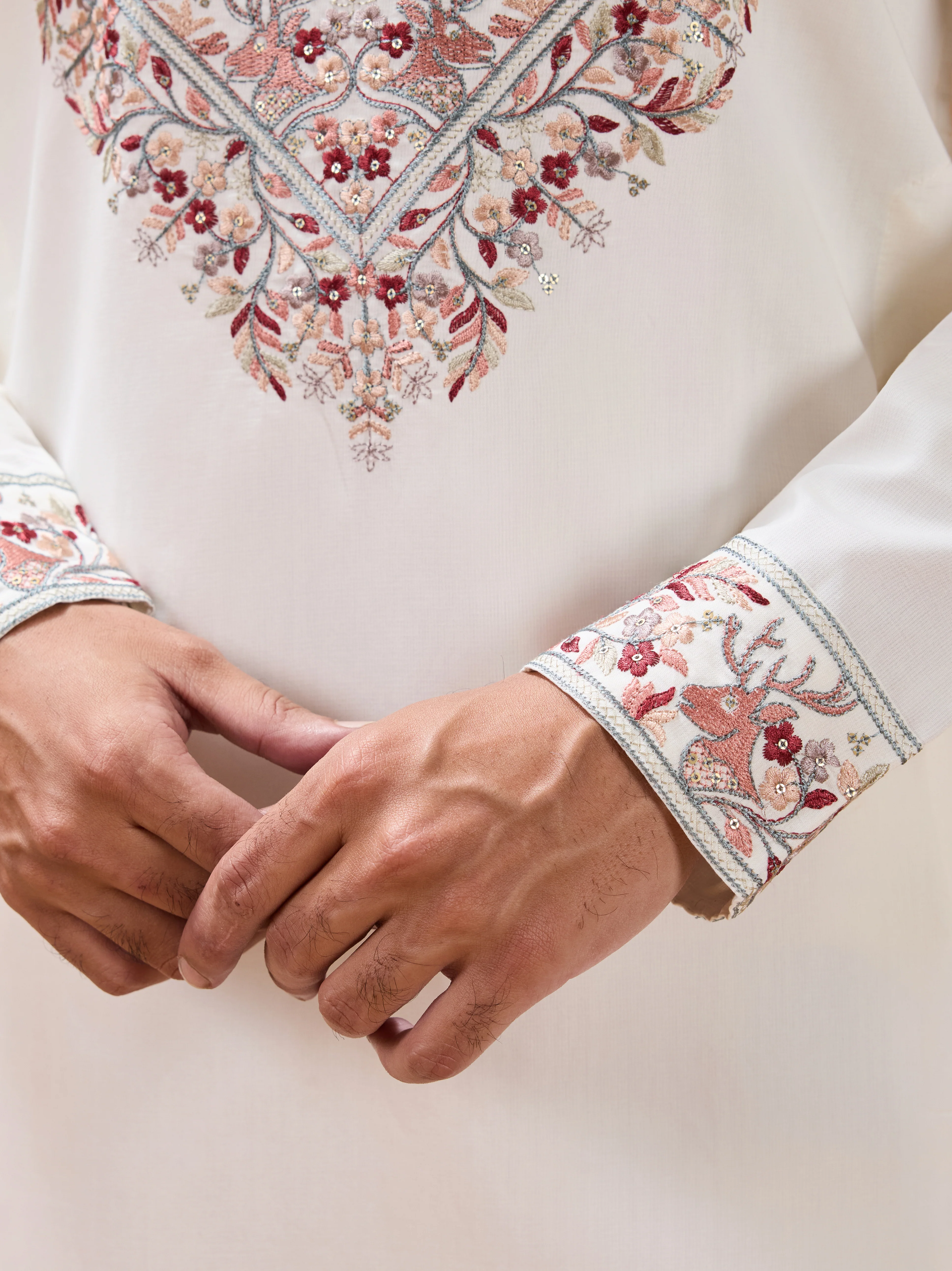 Vibrant Look White Kurta Dupatta Set for Mens Wear - Image 4
